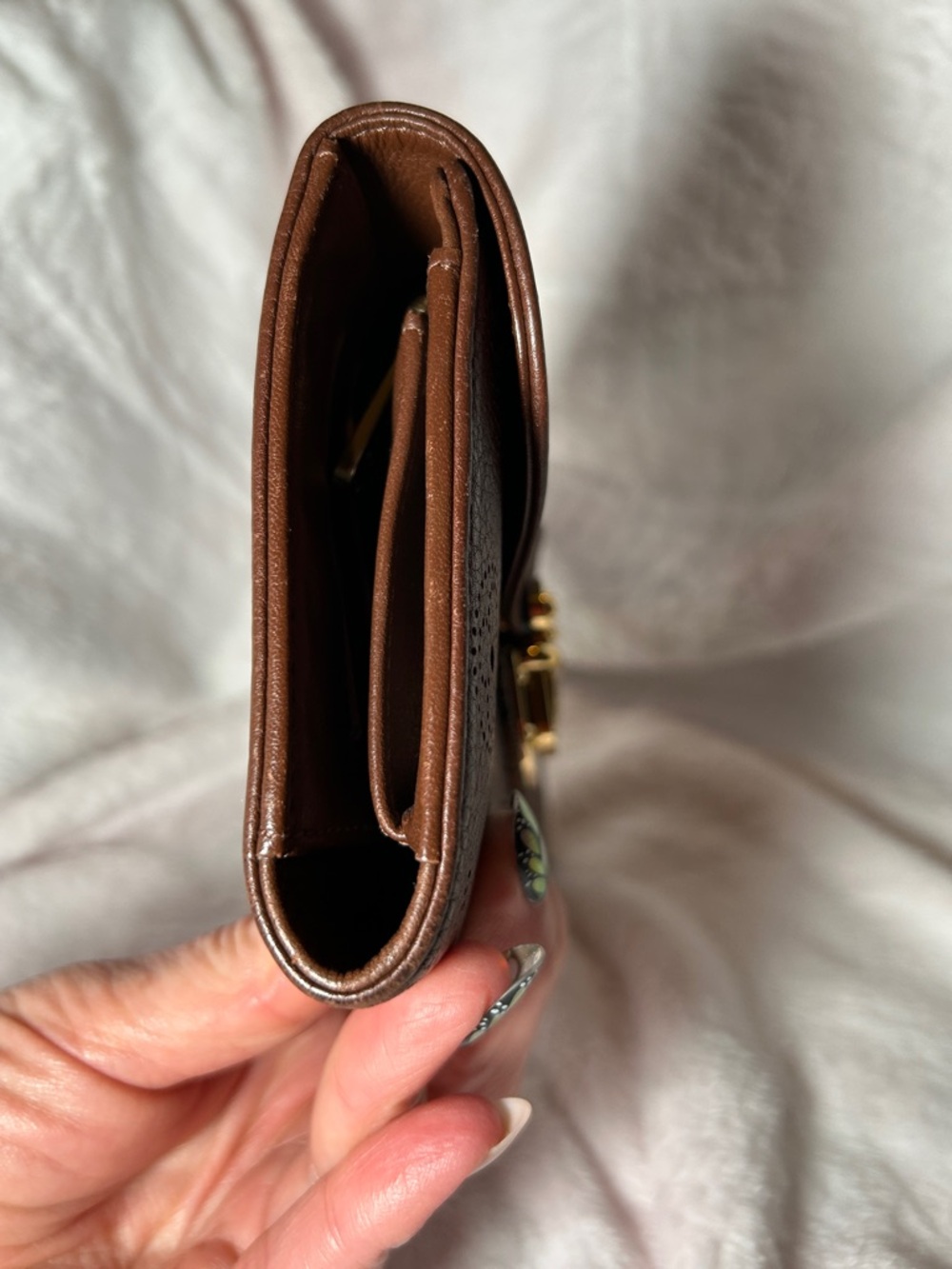 402. Louis Vuitton Mahina Amelia wallet in Acajou brown leather - Picture 13 of 13